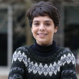 Munise Özlem as Leyla