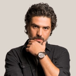Cemal Toktaş as Murat Özdal