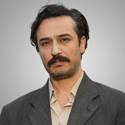 Baran Akbulut as Mustafa